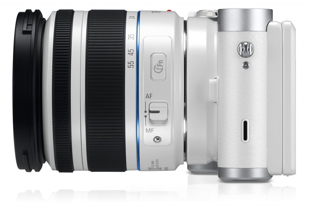 uk_EV-NX300ZBATGB_542_Right-with-Lens_white (1)