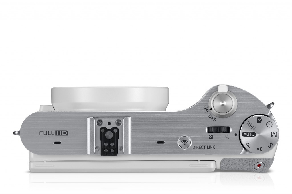 uk_EV-NX300ZBATGB_544_Dynamic2_white