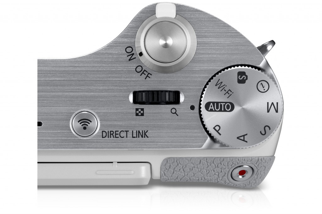 uk_EV-NX300ZBATGB_545_Dynamic3_white