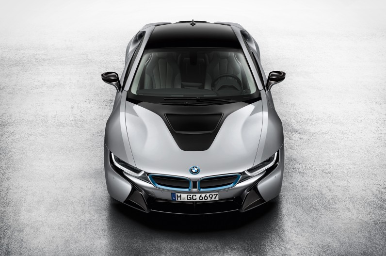 BMW-i8-Coupe-above-front-1-796x528