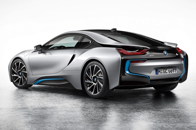 BMW-i8-Coupe-left-rear-1-796x528