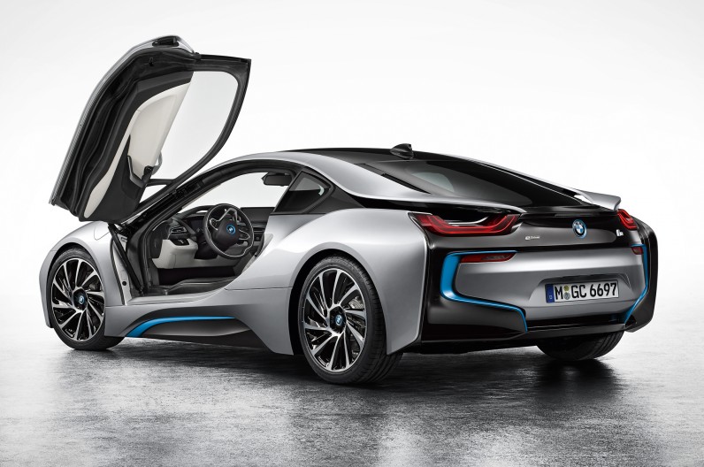 BMW-i8-Coupe-left-rear-2-796x528