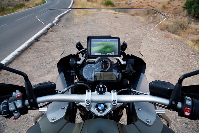 100-pictures-of-the-2014-bmw-r1200gs-adventure-photo-gallery-medium_99