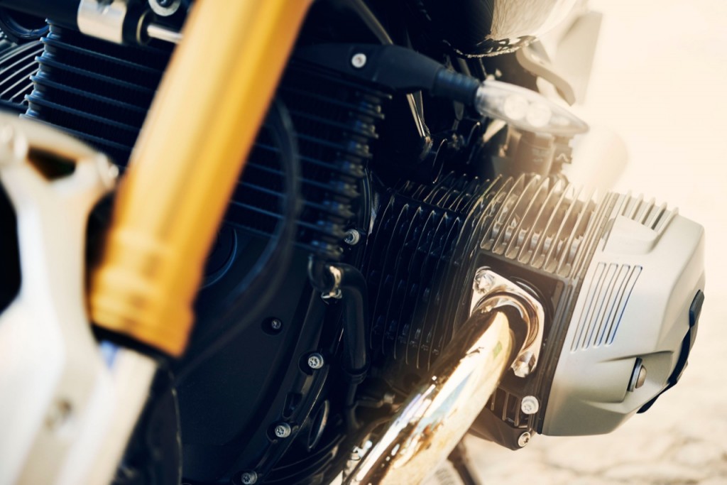 101613-2014-bmw-r-ninet-10