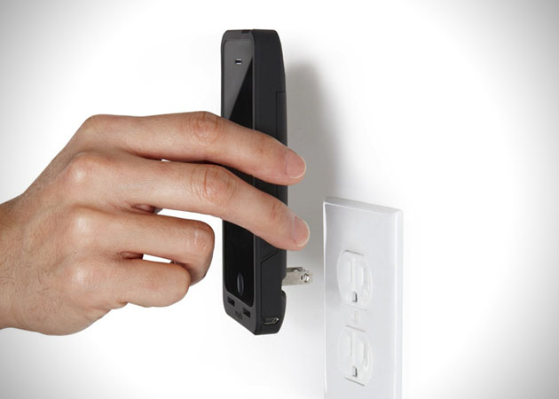 PocketPlug-Charging-Case-for-Apple-iPhone-5-1