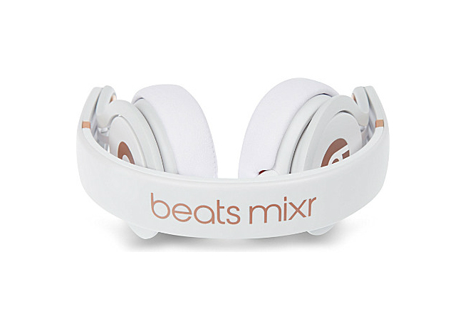 gold and white beats by dre